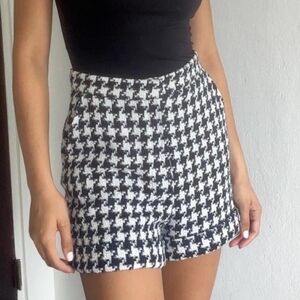 Zara Navy and White Houndstooth Women Shorts Size S!